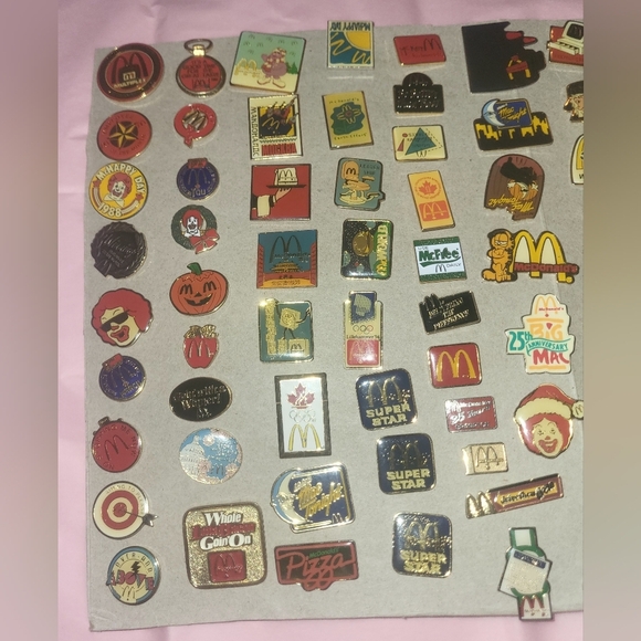117x Vintage Mcdonald's Pin Collection - Picture 1 of 6